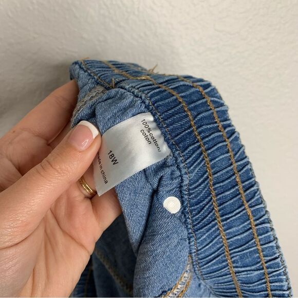 Maurices Wide Leg Denim Crop Jeans High Waisted Size 18W - Picture 2 of 3